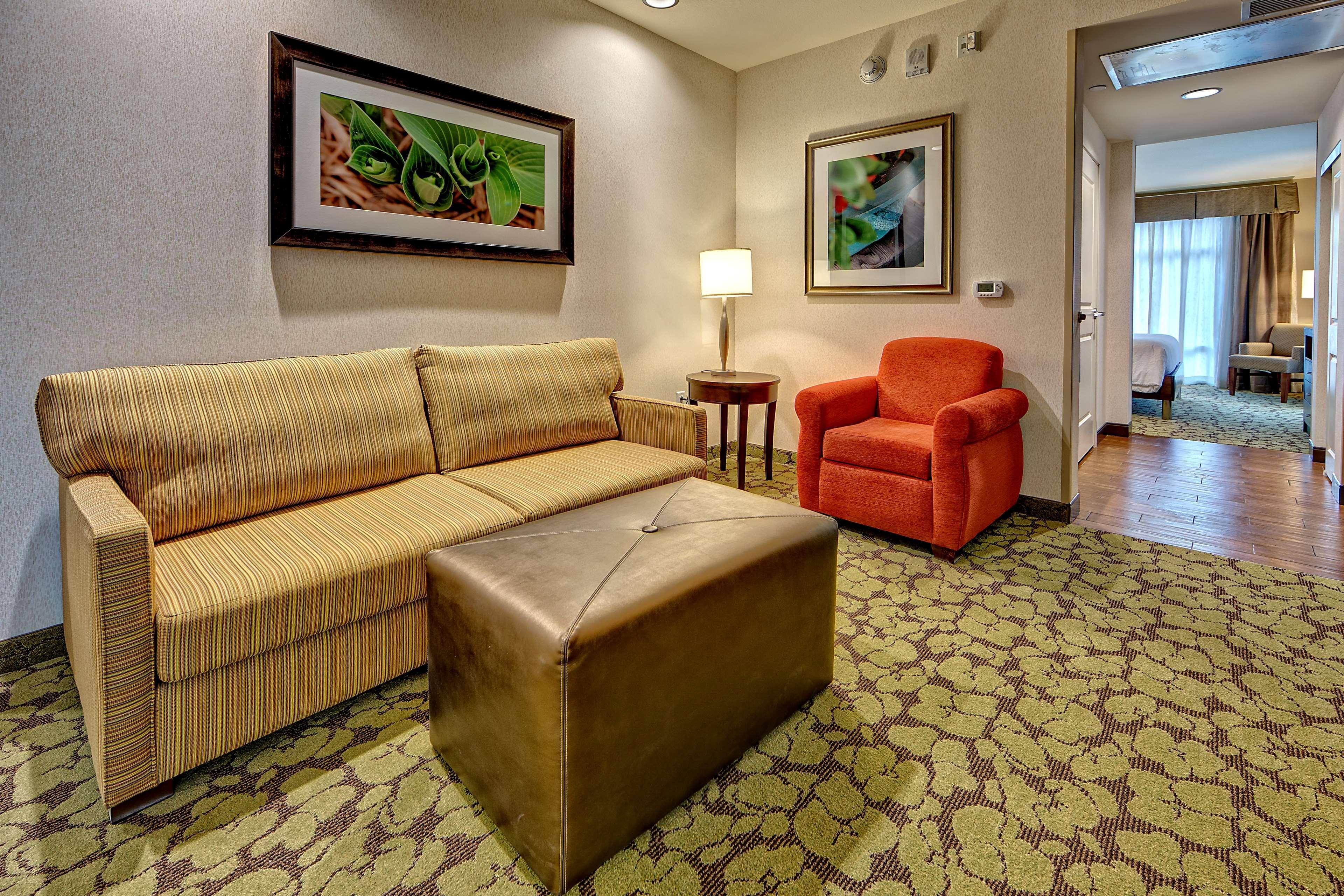 Hilton Garden Inn Nashville Downtown Convention Center Exterior photo