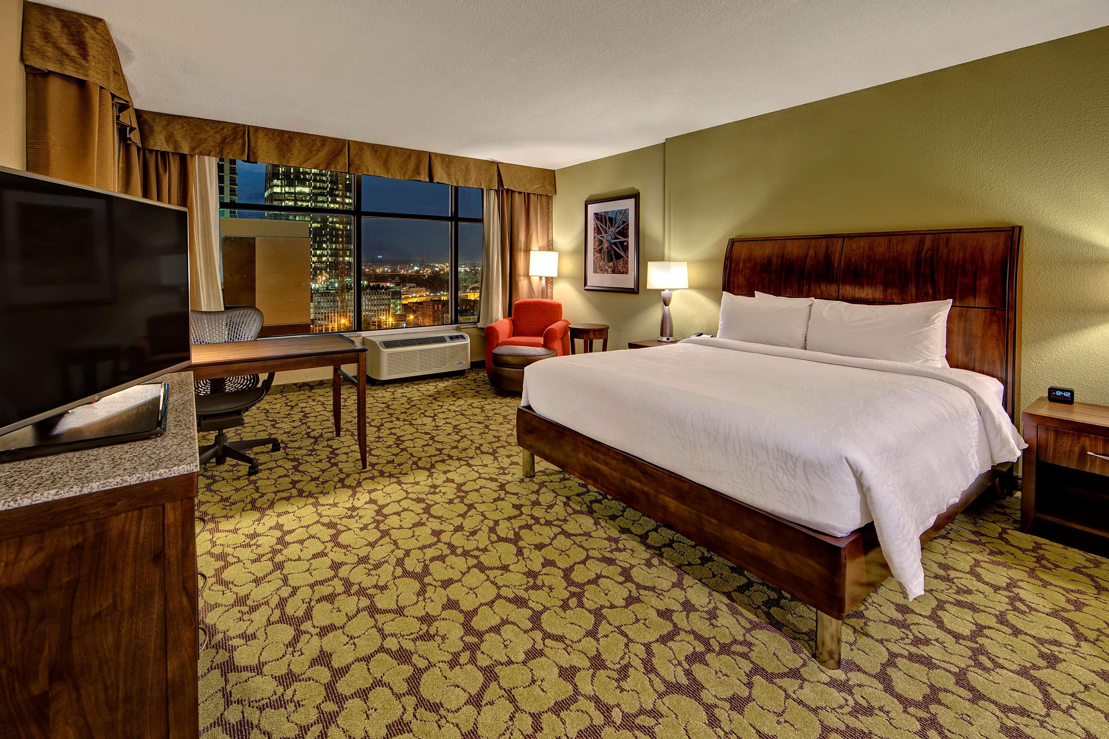 Hilton Garden Inn Nashville Downtown Convention Center Exterior photo
