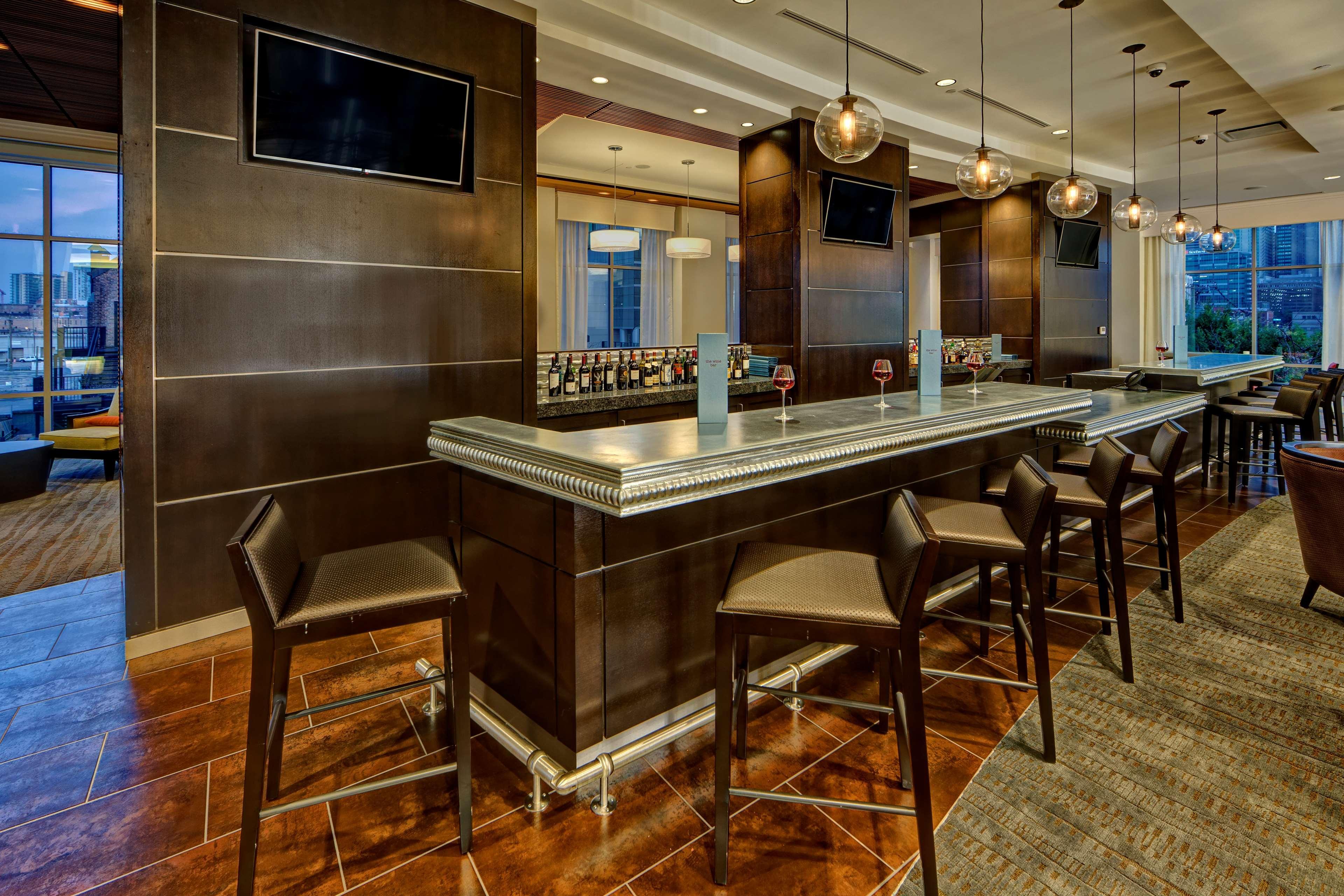 Hilton Garden Inn Nashville Downtown Convention Center Exterior photo