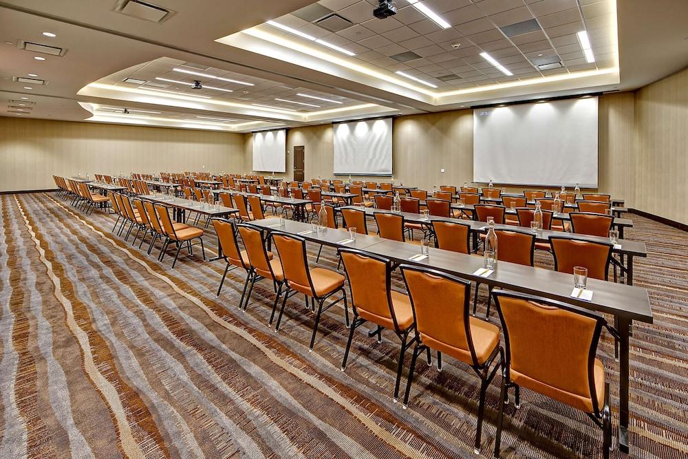 Hilton Garden Inn Nashville Downtown Convention Center Exterior photo