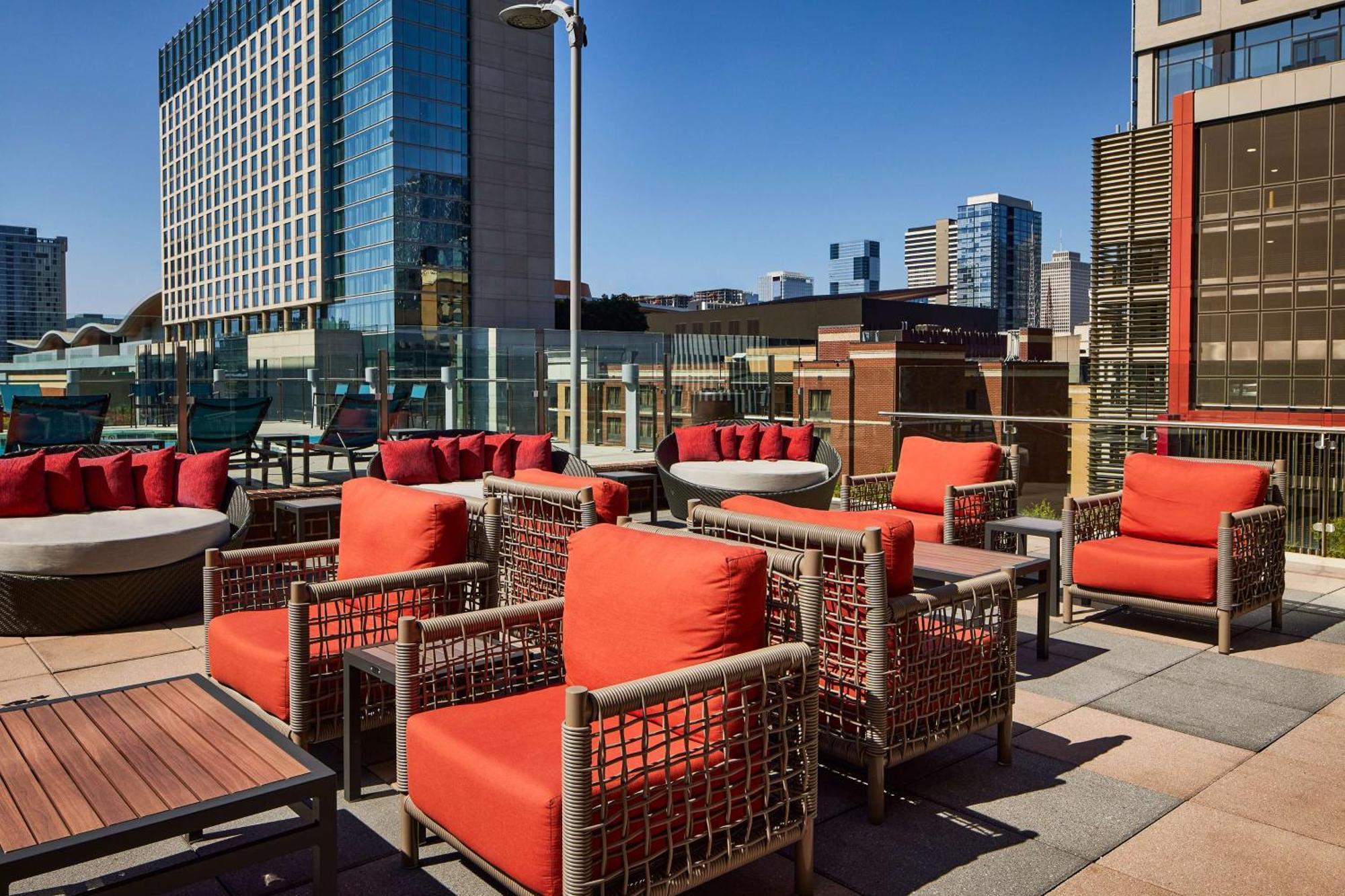 Hilton Garden Inn Nashville Downtown Convention Center Exterior photo