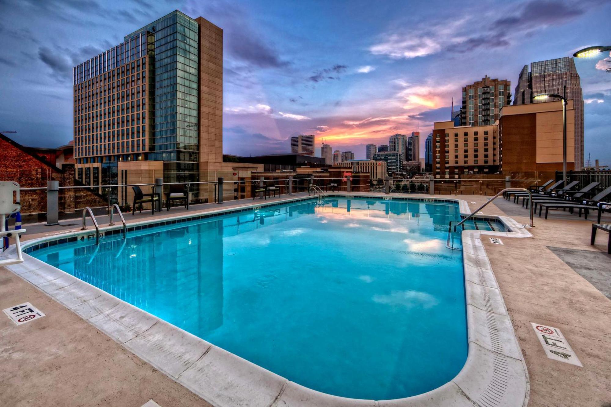 Hilton Garden Inn Nashville Downtown Convention Center Exterior photo