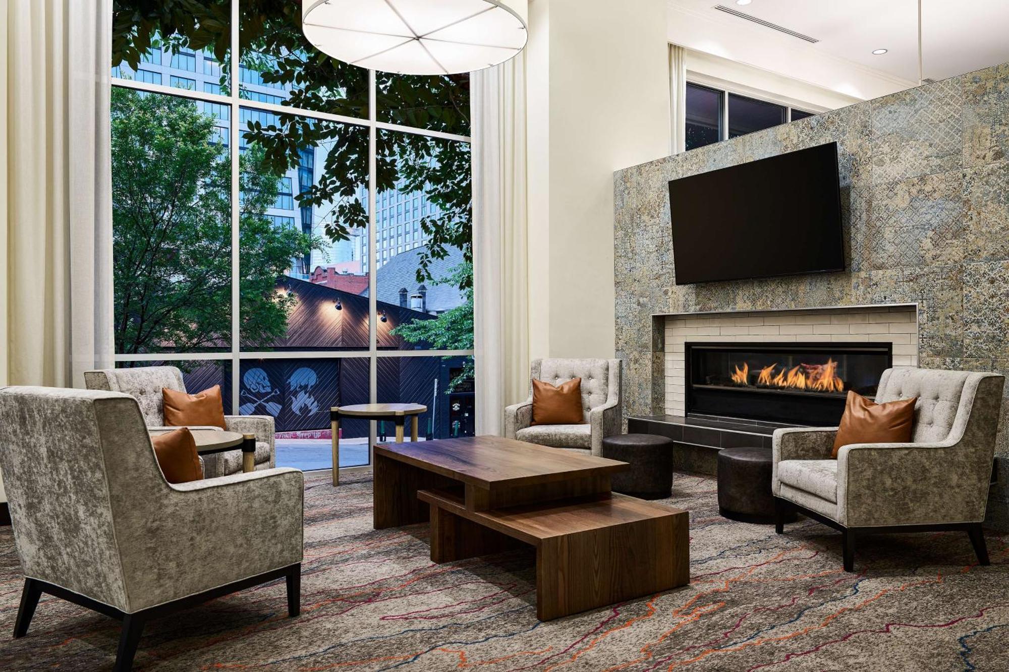 Hilton Garden Inn Nashville Downtown Convention Center Exterior photo