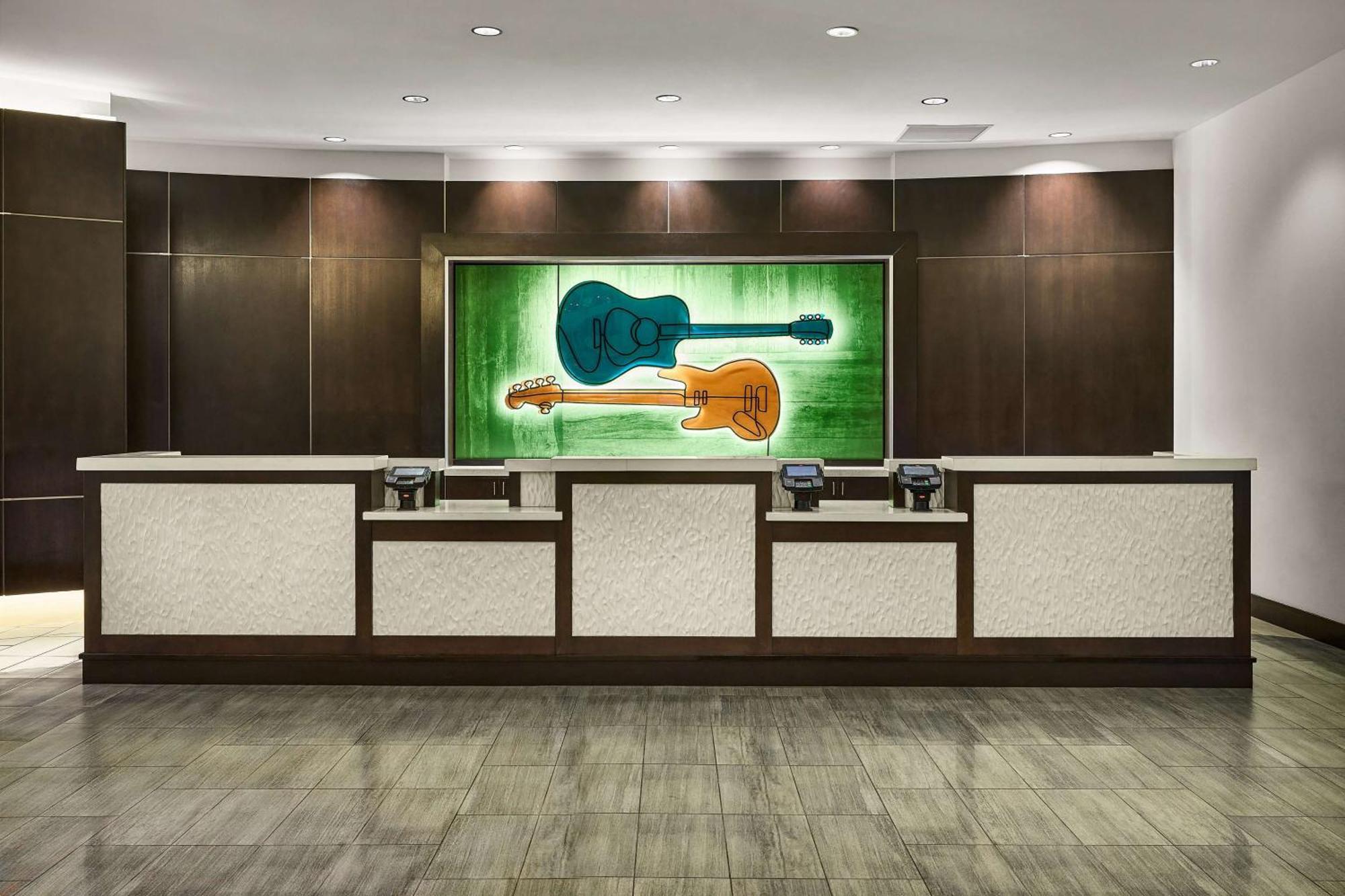 Hilton Garden Inn Nashville Downtown Convention Center Exterior photo